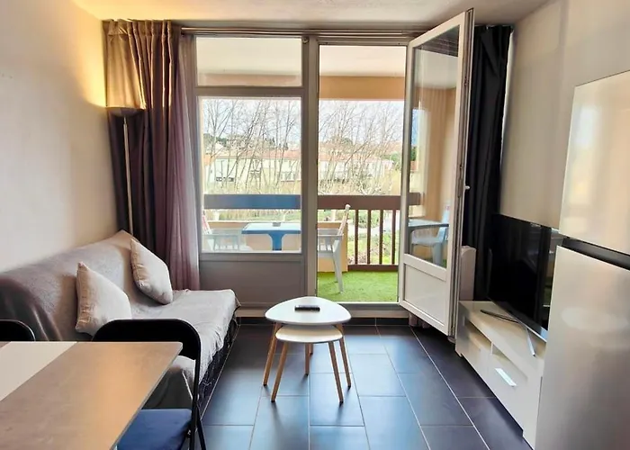 Apt With Balcony Near Downtown Frejus